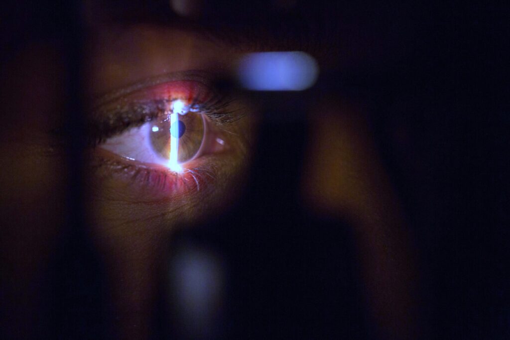 beleuchtetes Auge